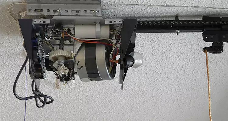 Emergency Garage Door Opener Repair in Seminole, FL