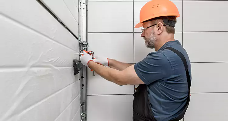 Emergency Garage Door Repair in Seminole, FL