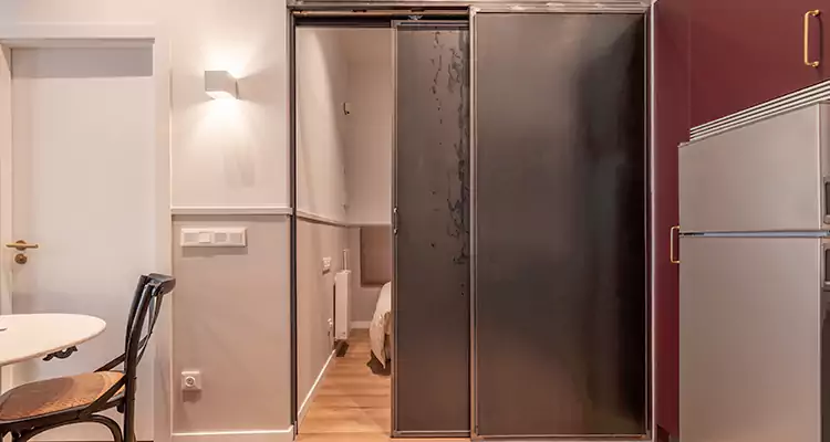 We Fix Closet Sliding Door in Seminole, FL 