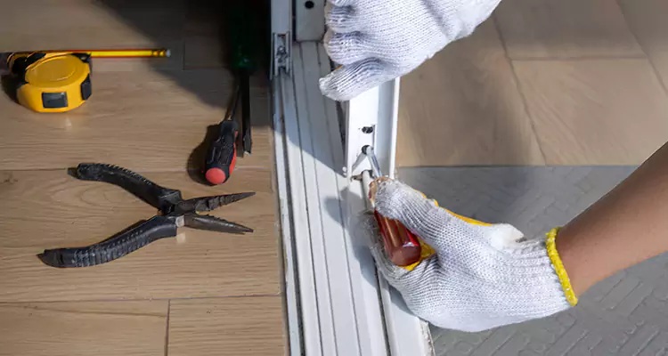 Screen Door Wheel Replacement in Seminole, FL