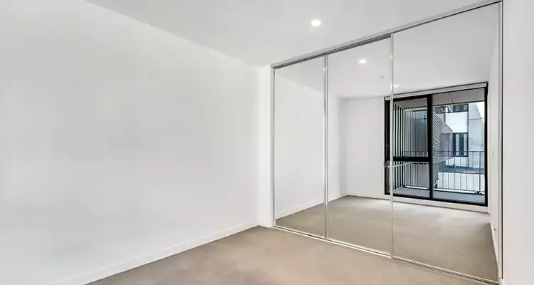 Why Homeowners Choose Us for Sliding Mirror Door Replacement in Seminole, FL