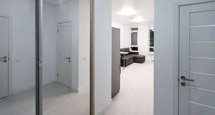 Modern Mirrored Closet Doors Repair in Seminole, FL
