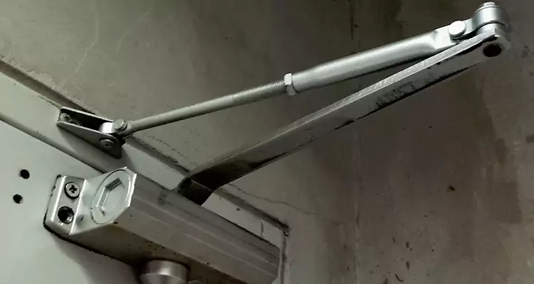 Door Closer Oil Leak Repair in Seminole, FL