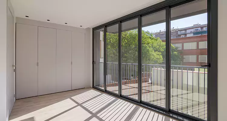 Fix Sliding Screen Door Track in Seminole, FL